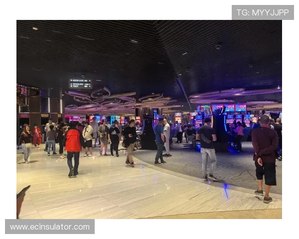 云顶娱乐中心：专业的服务团队为每一位顾客提供贴心周到的娱乐休闲服务保障